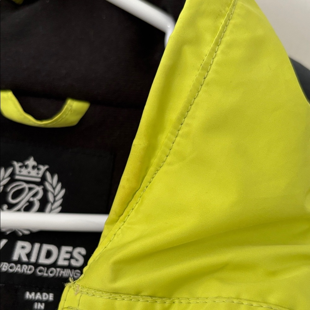 Women's Betty Rides Snowboarding Jacket - Picture 9 of 14